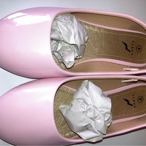 Norty Girl’s size 4 white light pink flats